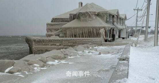 拜登宣布纽约州进入紧急状态 部分地区的积雪深度达到约109厘米