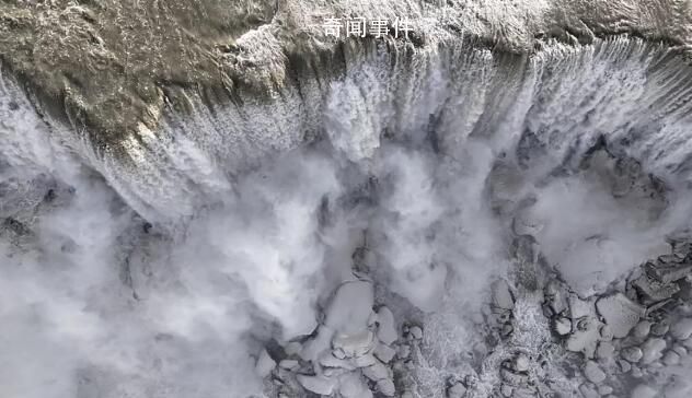 尼亚加拉大瀑布部分冻结蔚为壮观 美国冬季风暴至65人死亡