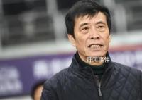 曝陈戌源跟队时每晚都有人陪他打牌 足协内部都知道他这情况