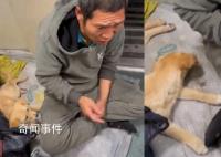 男子带小狗回家过年在火车上打地铺 害怕打扰到其他乘客