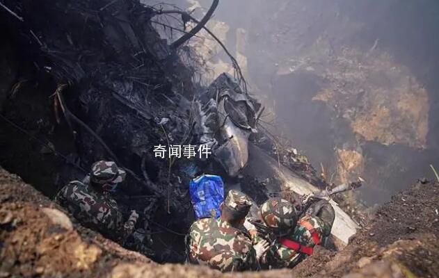 尼泊尔失事客机坠毁前侧翻近90度 空难已造成至少45人死亡