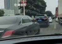 海南自驾游:3个小时挪了300米