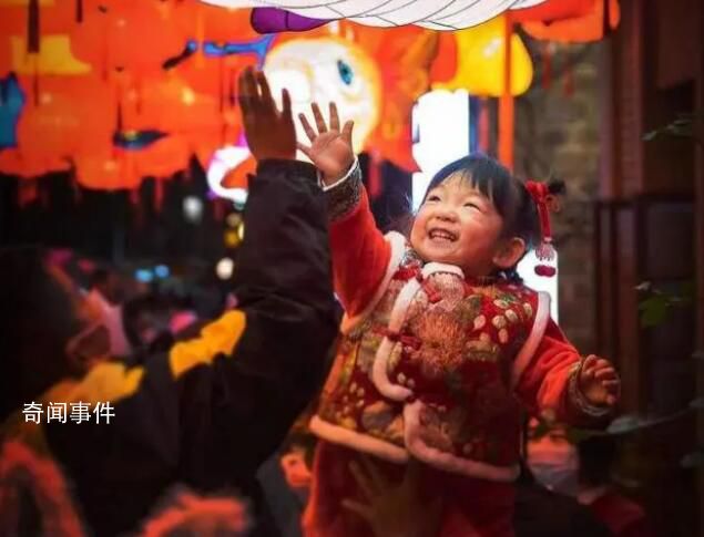 春节假期各地消费市场一线观察 城乡市集火热餐饮年货消费旺