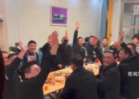 女生一声“哥”16人回应 看到这个场面真的是太壮观了