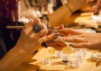 年轻人春节搞钱:上门美甲5天赚2万