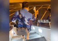 男子穿短裤从三亚回东北冻得发抖 惹得众人连连回头