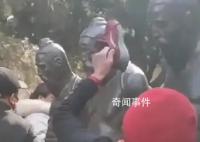 景区工作人员:不提倡用鞋打秦桧像