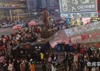 女子旅游躲酒店吃2天外卖:人太多