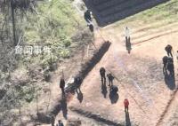 村民称找鸡时发现胡鑫宇遗体 上山主路被封
