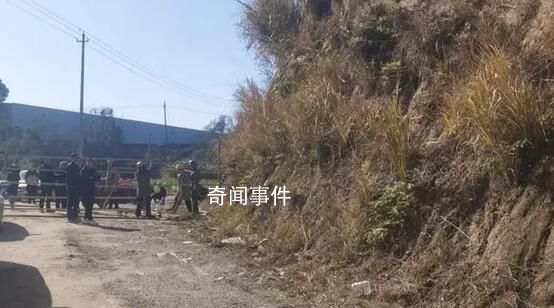 胡鑫宇遗体发现地树林入口临时封闭 学校管理更为严格