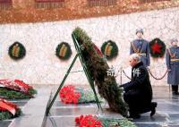 普京:80年后再次受到德国坦克威胁