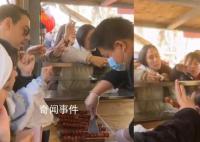 中国人在西班牙卖糖葫芦1串30元 糖葫芦酸甜口味符合当地人的口味