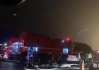 湖南高速交通事故伤者家属发声 有人敲车窗让赶紧跑