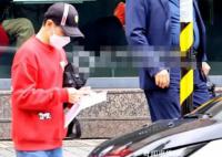 林志颖因违停被贴罚单 改开宝马i3