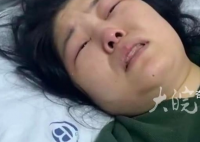 中国女子地震被埋 用纸吸雨水求生