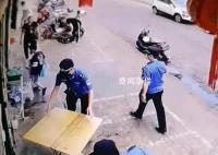 媒体:一张小书桌影响了什么市容?