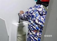 摊贩在小便池接水泡发豆芽 有关部门已对摊贩处以停业整顿一周的处理