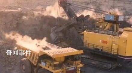 内蒙古煤矿坍塌已致2死 50余人被困