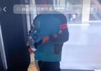 外卖员穿工装禁入成都高端商场SKP 商场的行为属于歧视