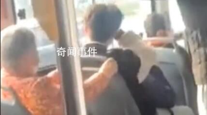 老人疑因男生公交上未让座将其骂哭 目击者：之前还动手打人