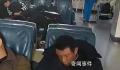 泰山站候车乘客集体呼呼大睡 泰山专治嘴硬兼治失眠