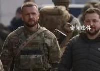 疑似泽连斯基替身被媒体拍到 实在是太像了