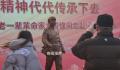 雷锋铜像亮相王府井步行街 正式揭幕