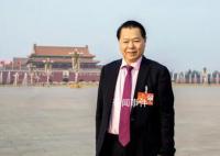 委员谈初老族:希望看到“银发空乘”