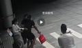 女子送锦旗感谢民警找回30万却被抓 鄞州公安成功破获案中案