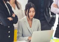 能力不分性别 报告称今年女性平均月薪8689元