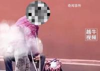 成都文殊院回应给职业乞丐挂牌 职业乞讨日入千元