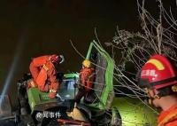小伙求加薪被拒将老板工程车弃河 在火车站被抓获
