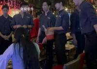 去泰国男模餐厅会被“嘎腰子”?