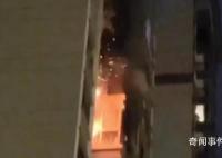 房屋起火9岁男童窗外求救后坠亡 求救十多分钟