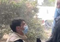 老人体验修眉被安排8万元整容项目 事件真相令人气愤