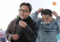 徐志胜头太大把项链卡住了 这一幕笑翻了众人