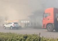 冷库火灾逝者家属:施工时有难闻气味