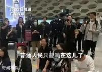 东航回应旅客跪地求航班起飞 旅客情绪崩溃