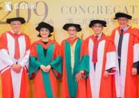 101岁杨振宁罕见露面 获名誉博士学位