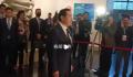 马英九在四行仓库西墙前久久伫立 电影《八佰》重现四行仓库战役之惨烈