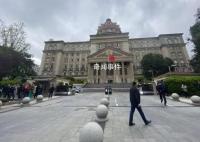 重庆姐弟坠亡案:生父与女友当庭翻供