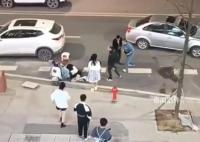 当街遭飞踹女子朋友发声 更多细节曝光
