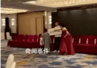 男子年会抽中365天带薪休假奖 不休假可以折现