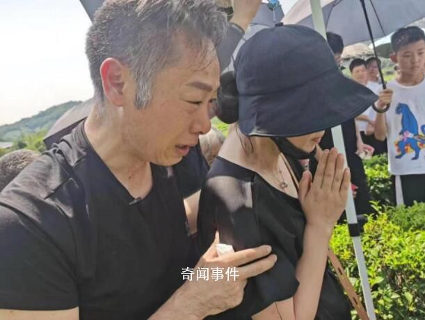 杭州坠亡女童父亲希望严惩保姆 杭州女童被保姆遗留电梯坠亡案18日开庭