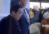 直击演讲爆炸声瞬间:岸田急忙回头