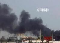 苏丹武装冲突现场:客机遇袭起火燃烧