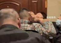 江苏一小区物业经理上门扇业主耳光 目前警方已经介入调查