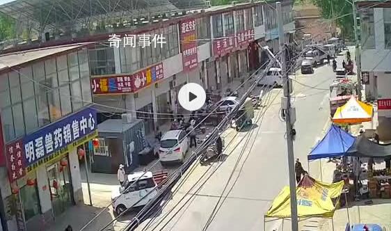 山东一货车失控撞上对向车和人群 据传有13人死亡