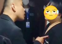 职校男老师查寝指着学生问谁不服 校方紧急处理