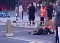 奔驰司机撞倒多名路人与环卫工 事故原因正在调查